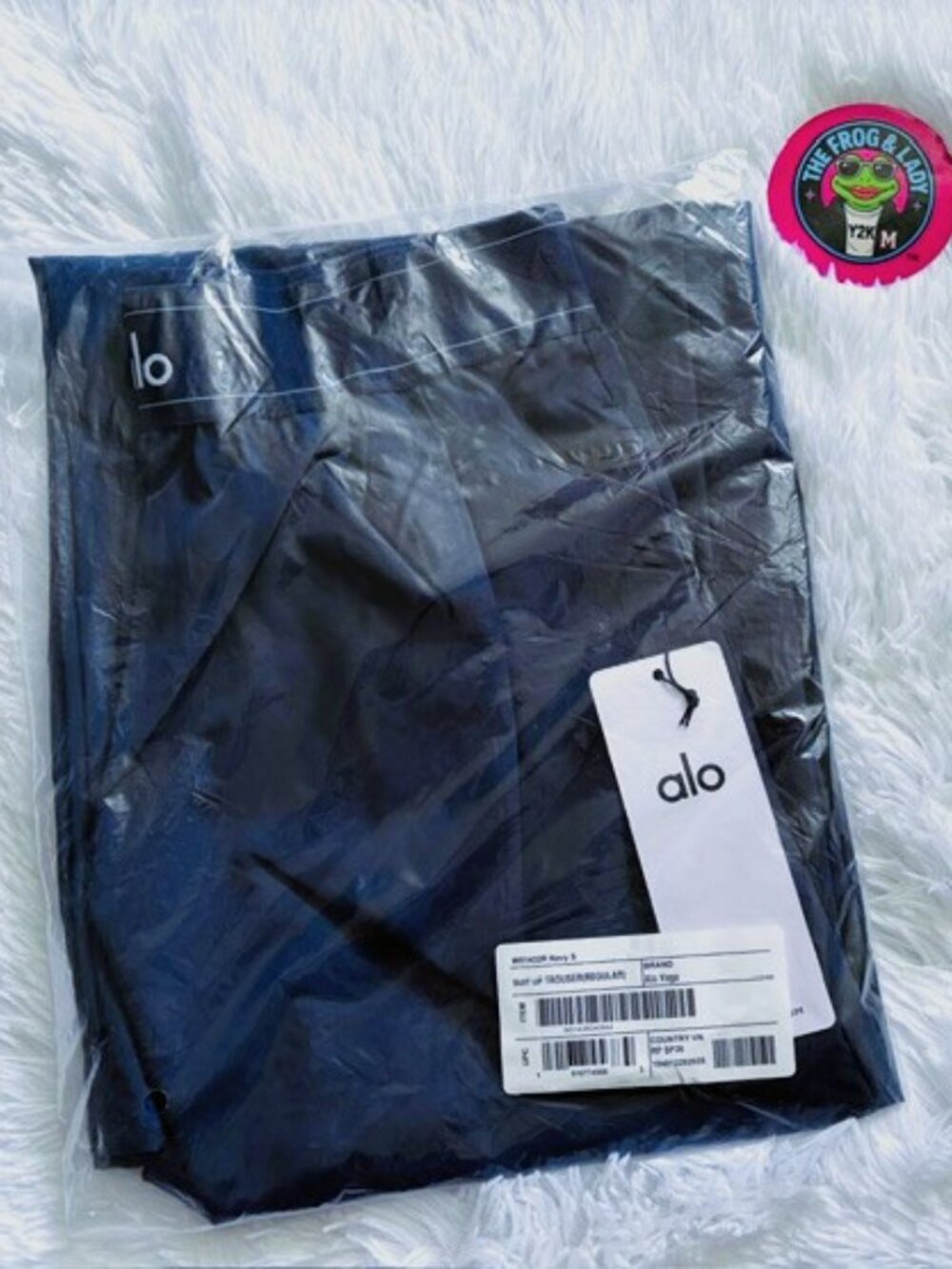 NWT Alo Yoga Suit Up Trouser Regular Navy Sizes S M L - Picture 8 of 8